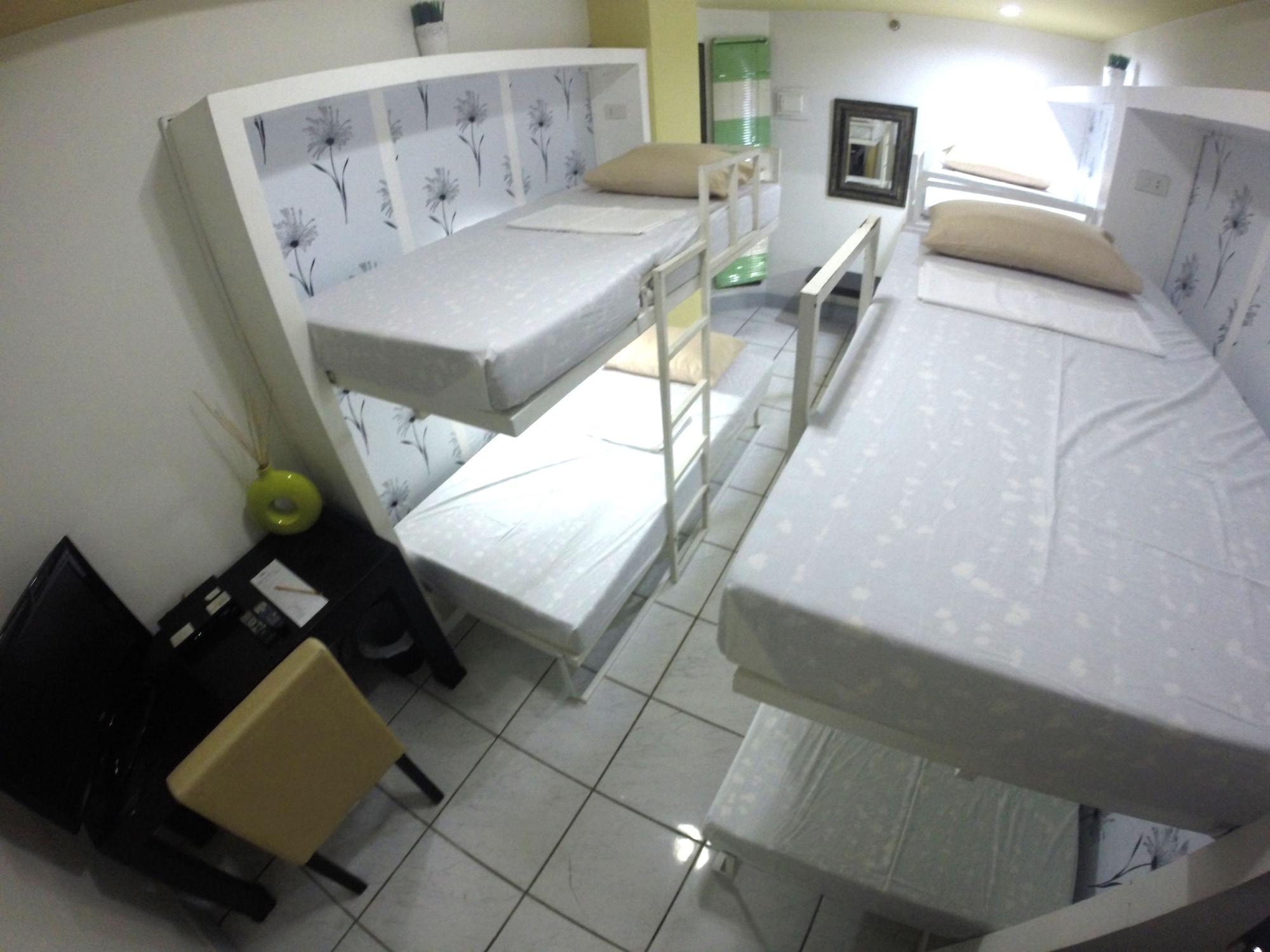 Urban Inn Iloilo Esterno foto
