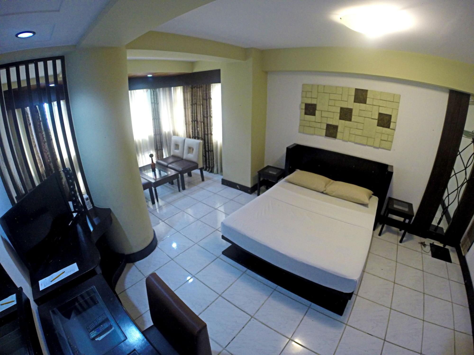 Urban Inn Iloilo Esterno foto