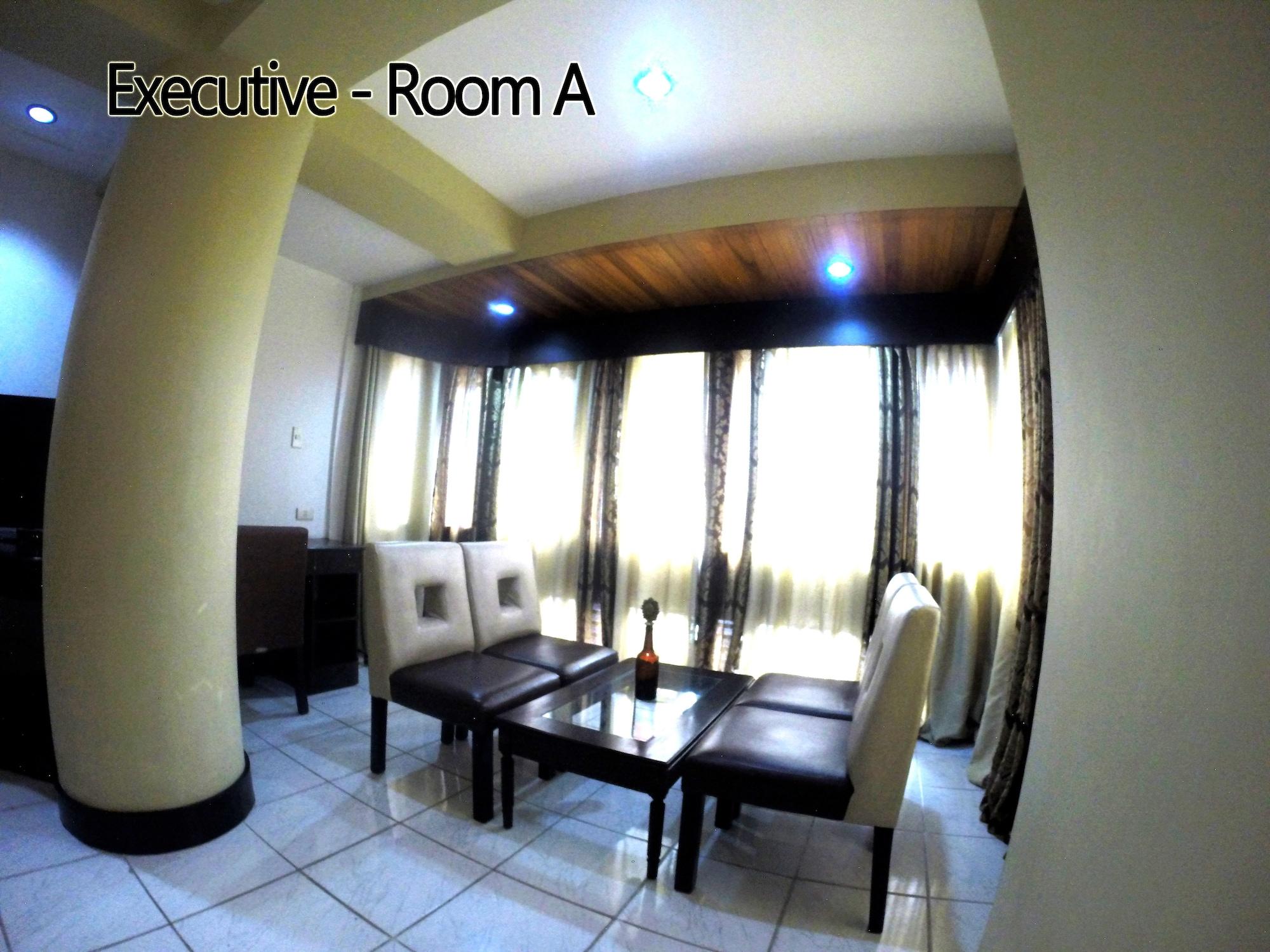 Urban Inn Iloilo Esterno foto