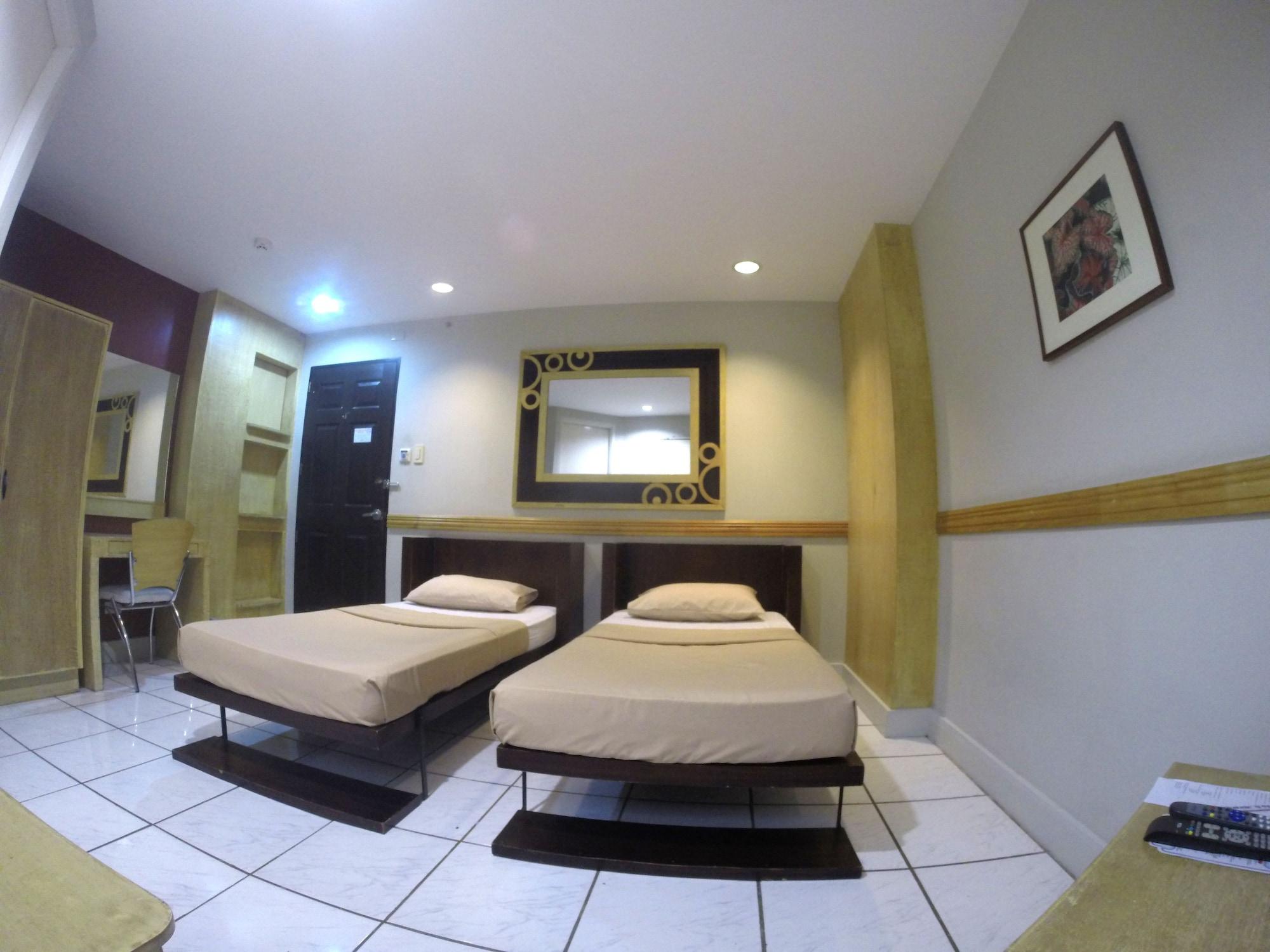 Urban Inn Iloilo Esterno foto