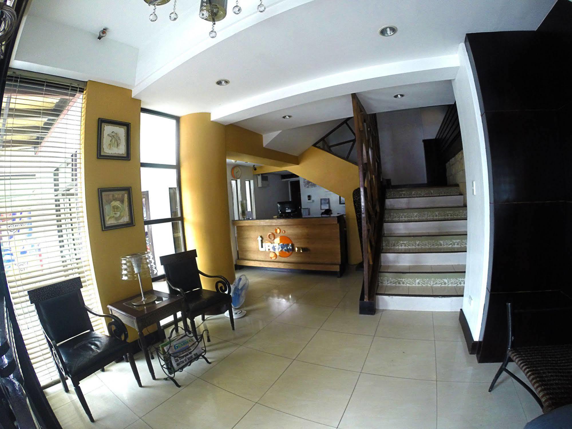 Urban Inn Iloilo Esterno foto